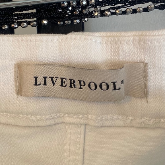 Liverpool Pulled-On Rolled Up Chloe Short - Picture 6 of 12